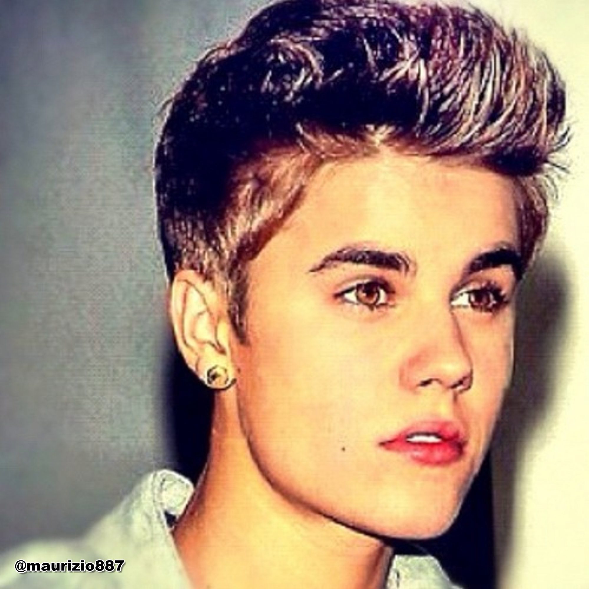Justin Bieber Courageously Announces He Is Gender-Flexible, Sometimes Male, Sometimes ...2000 x 2000
